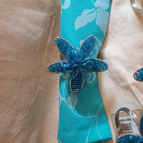 Elegant Set of 4 Blue Beaded Flower Napkin Rings – Sur La Table NWT - Picture 4 of 5